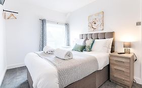The Valley Home - Tv In Every Room!